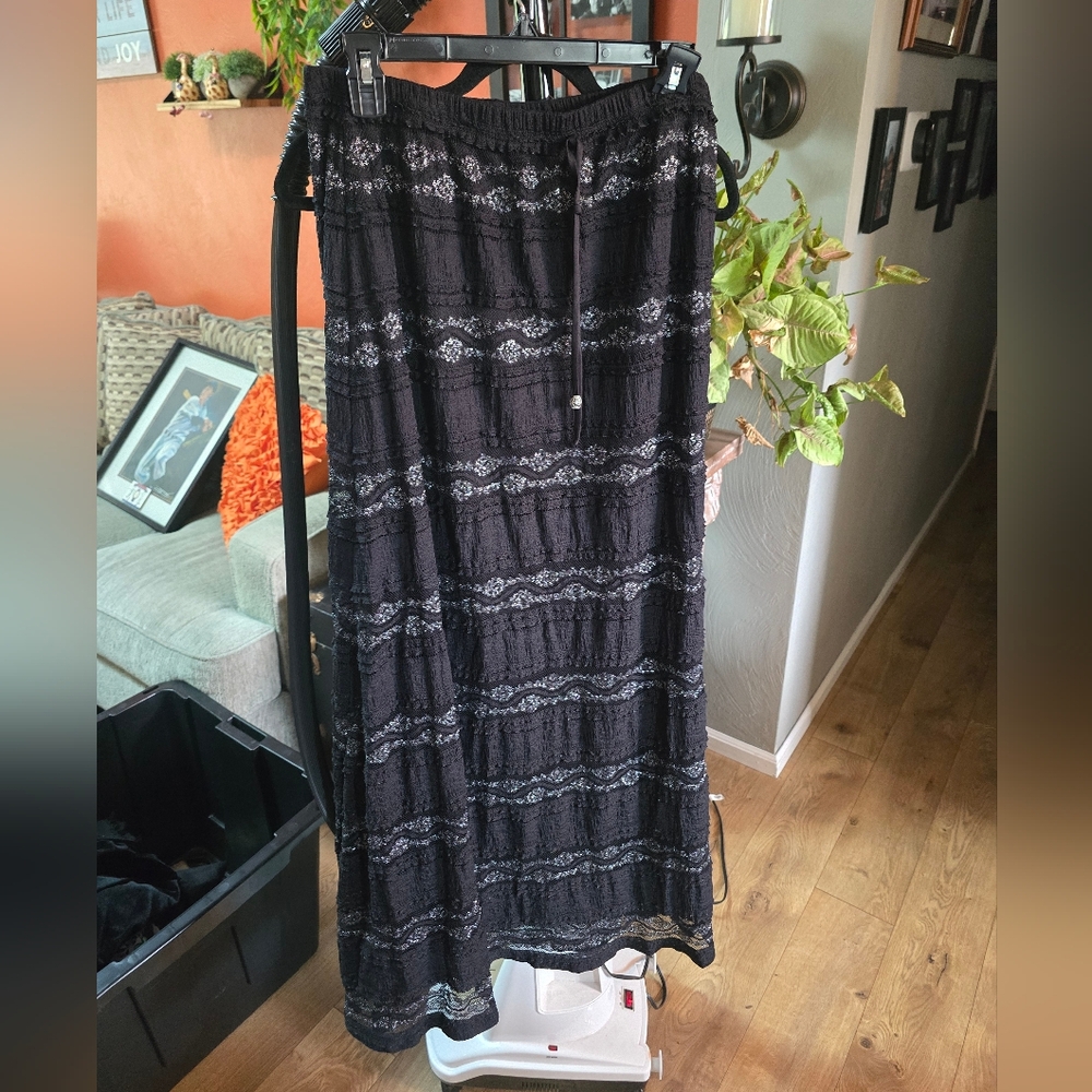 Nikki by Nikki Poulos Black And Silver Metallic Stripe Maxi Skirt L